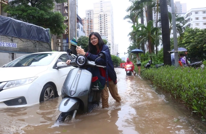Hà Nội cho 2,3 triệu học sinh nghỉ học ngày 6/10