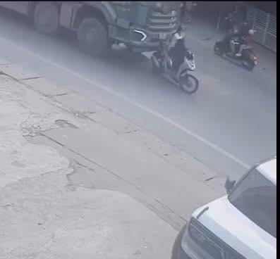 Góc quay khác vụ cô gái bị ủn đi tới 500 mét ở Hải Phòng