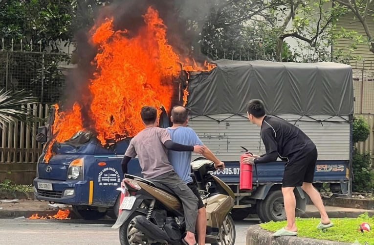 Video cháy ô tô Ninh Hiệp